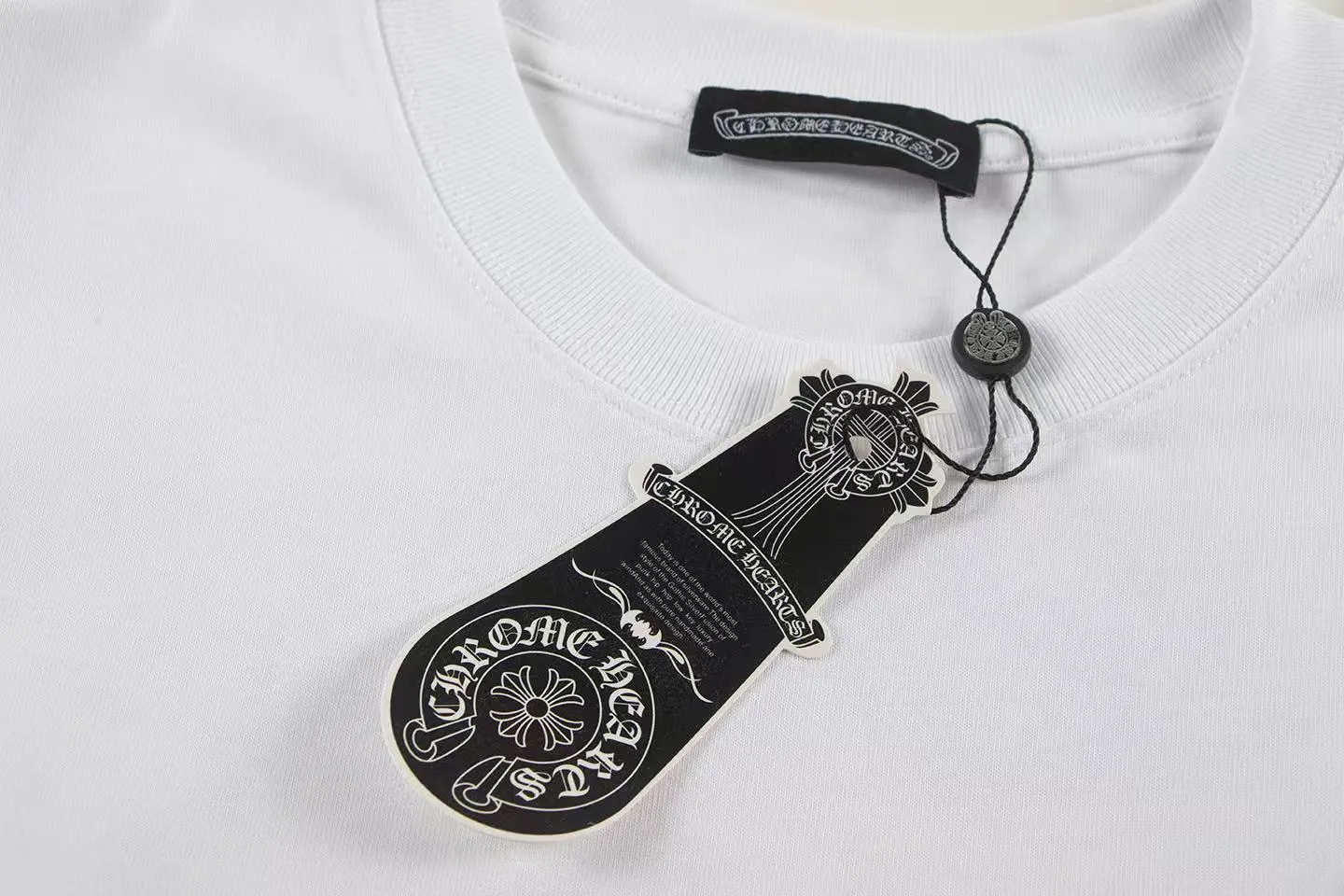 🅿️146 Style: 2025 new Croix Heart short-sleeved T-shirt Material: High version 300g double yarn combed cotton Size: S～XL Color: White Style number: Z002